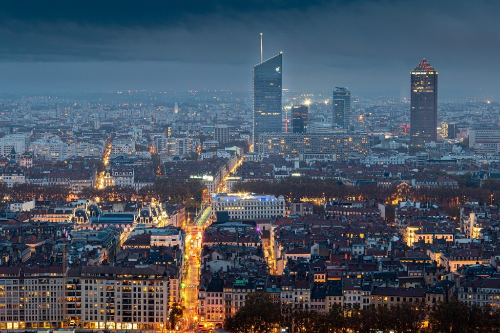 photo de Lyon prise de nuit depuis Fourvière